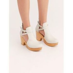 Free People White Sandals with Tan Soles